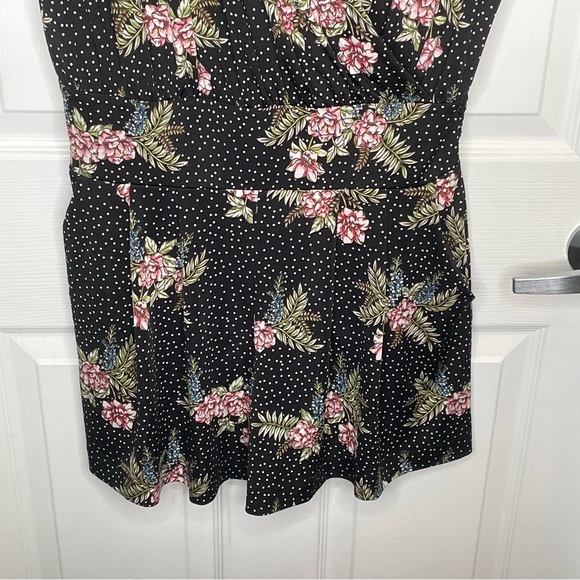 Cabi Runaround Romper Floral Wrap Style M - Picture 6 of 12